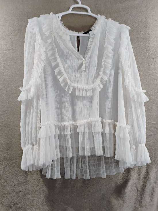 BCBGMaxAzria Tops - BCBGMaxAzria White Ruffle Peasant Blouse